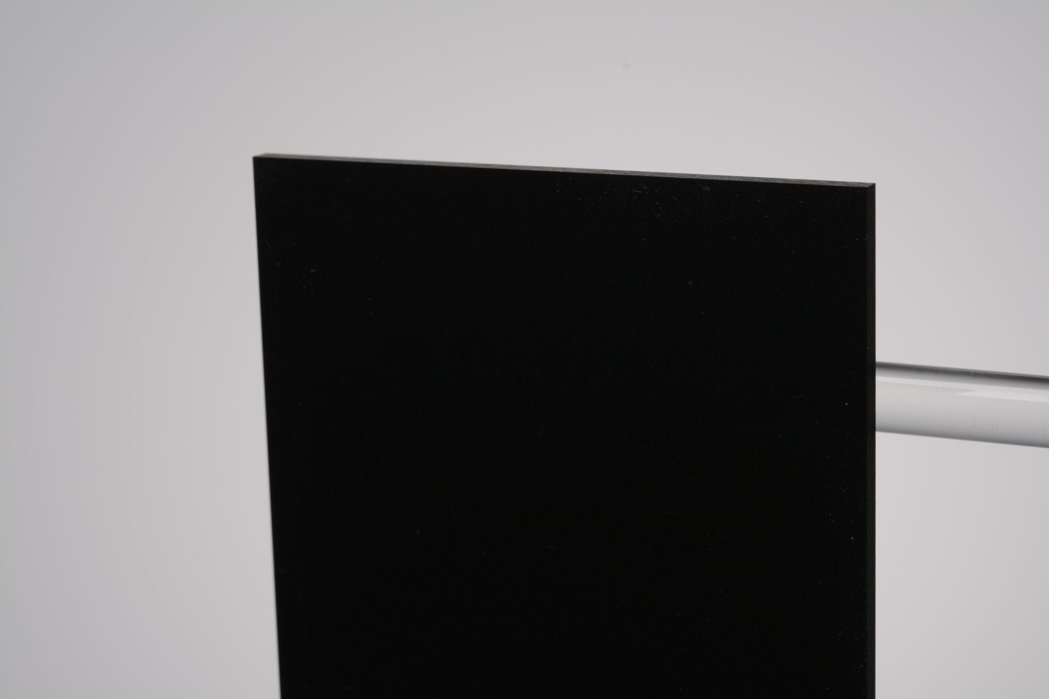 PLEXIGLAS-Satinice-Black-Panther-9H01-SC PLEXIGLAS® GS Satinice, Schwarz 9H01 SC, einseitig matt – Bild 1