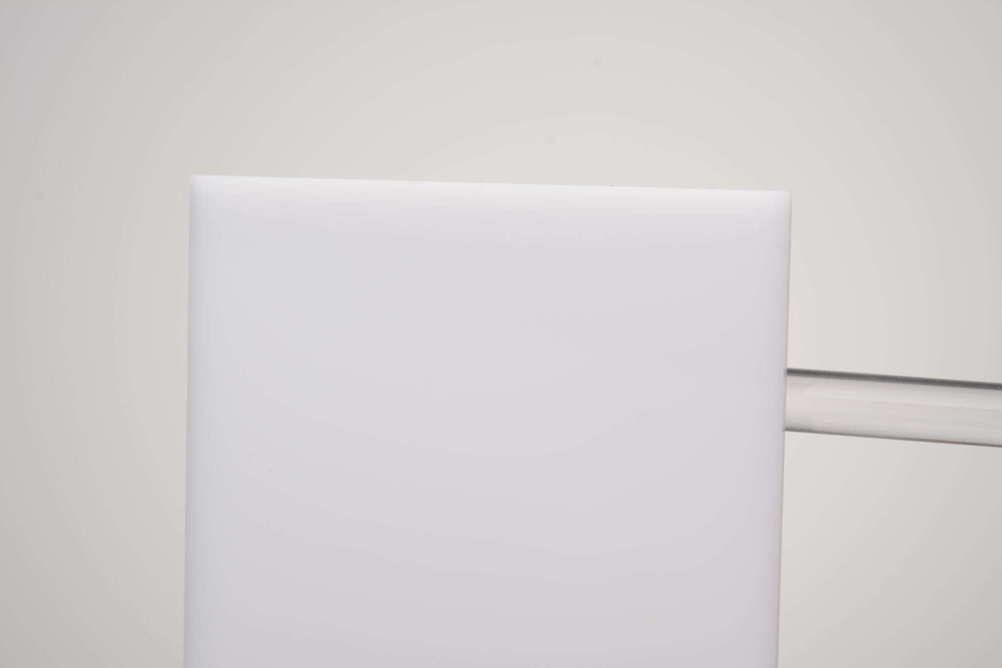 PLEXIGLAS-XT-Weiss-WN071 PLEXIGLAS® XT Allround, Weiss Opal WN071 – Bild 1