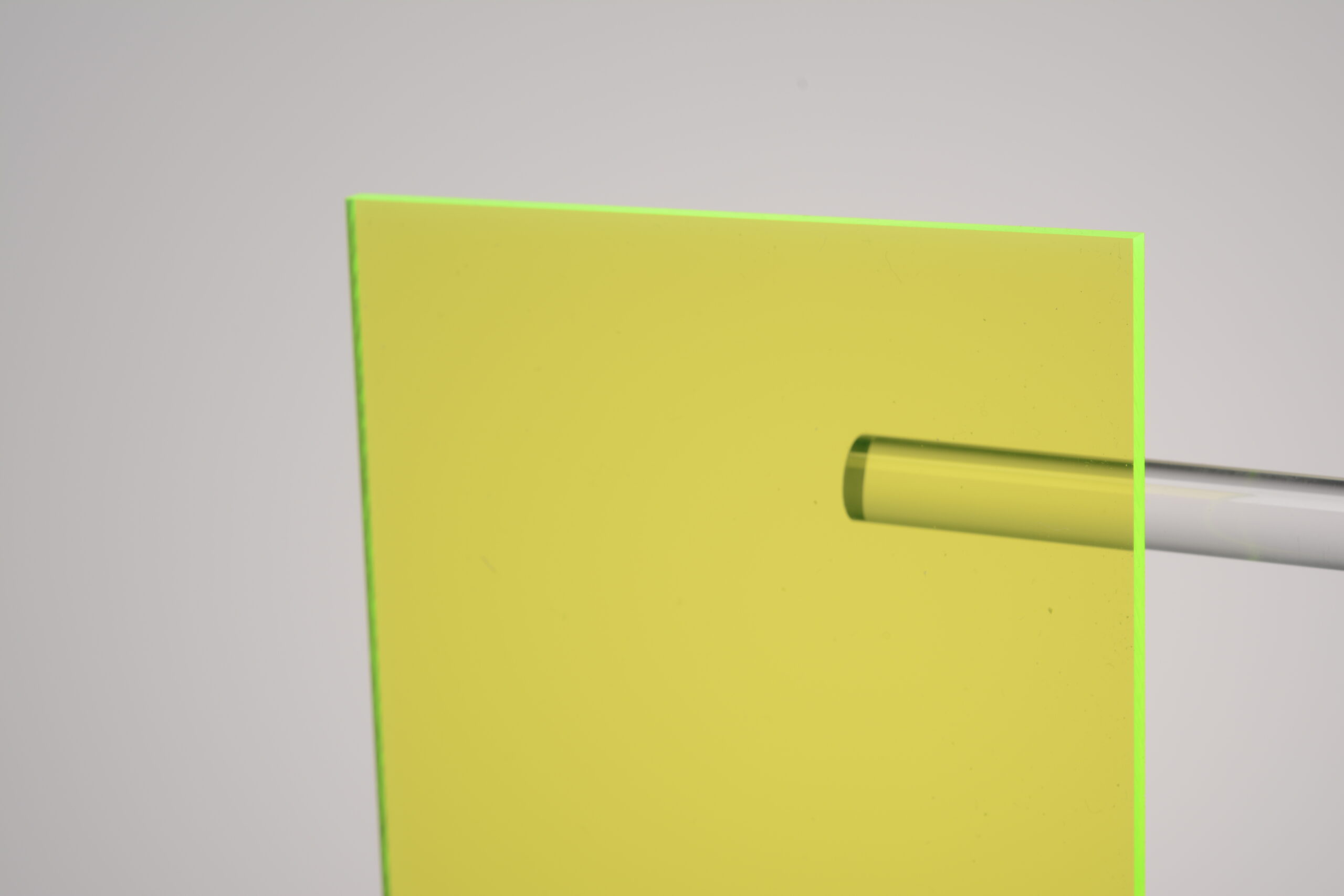 PLEXIGLAS-GS-Gruen-6C02 PLEXIGLAS® GS Allround, Fluo Grün 6C02 – Bild 1
