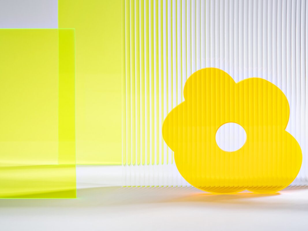 Kunst-Fotografie mit Acrylglas, fluoreszierendes Plexiglas, Stegplatte und gelaserte Form